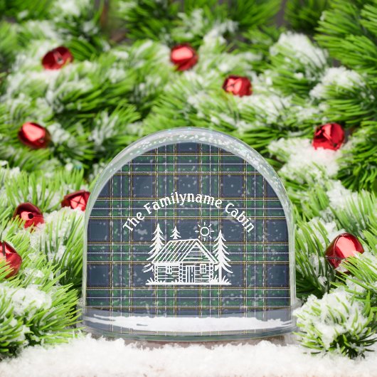 Personalized Cabin Snow Globe with Green Tartan  Sneeuwbol (Kerstmis)