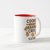 Personalized Cookie Baking Crew – Custom Name Tweekleurige Koffiemok (Voorkant rechts)