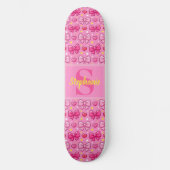Personalized Cute Pink Bows and Hearts Monogram Persoonlijk Skateboard (Voorkant)