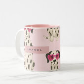 Personalized Dalmatian Dog with Pink Heart Glasses Tweekleurige Koffiemok (Voorkant links)