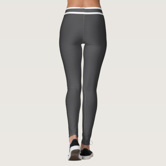 Personalized Dark Grey White Stripes Custom Text Leggings (Achterkant)