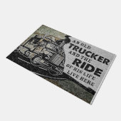 Personalized Doormat An Old Trucker Lives Here Deurmat (Schuin)
