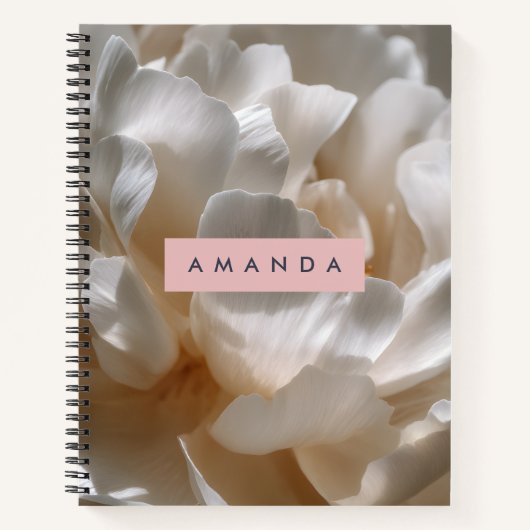 Personalized Elegant White Peony Bloom Notitieboek (Voorkant)