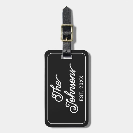 Personalized Family Name in Elegant Script Black Bagagelabel (Voorkant verticaal)