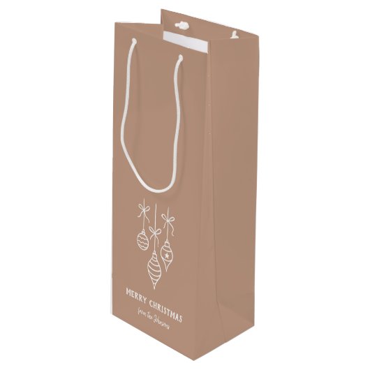 Personalized Family Name Merry Christmas Bauble Wijn Cadeautas (Voorkant Gekanteld)