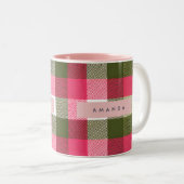 Personalized Festive Pink and Green Plaid Tweekleurige Koffiemok (Voorkant rechts)