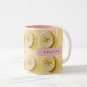 Personalized Fun Banana Slice Yellow  Tweekleurige Koffiemok (Voorkant rechts)