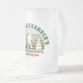 Personalized Funny Sasquatch Sanctuary Matglas Bierpul (Voorkant rechts)