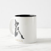 Personalized Gothic Witch – Custom Name Witchy Tweekleurige Koffiemok (Voorkant links)