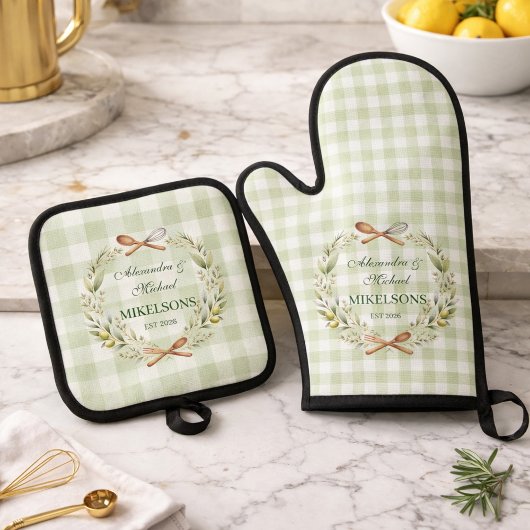 Personalized Green Gingham Newlywed Wedding Ovenwant & Pannenlap Set