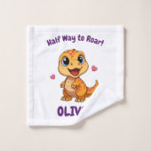 Personalized Halfway to One Dinosaur 6 Month Bad Handdoek (Wasdoekje)