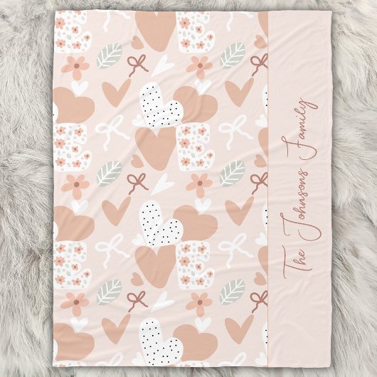 Personalized hand drawn, love, ribbons and hearts  fleece deken