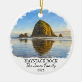 Personalized Haystack Rock Ornament, Custom Oregon Keramisch Ornament (Voorkant)