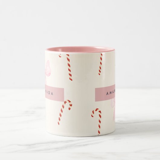 Personalized Holiday Gingerbread & Pink Bow Tweekleurige Koffiemok (Center)