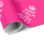 Personalized KEEP CALM AND Your Text on Fuchsia Cadeaupapier (Rol Hoek)