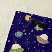 Personalized Kids' Alien & Spaceship Strandlaken (In situ)