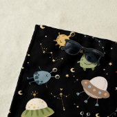 Personalized Kids' Alien & Spaceship Strandlaken (In situ)