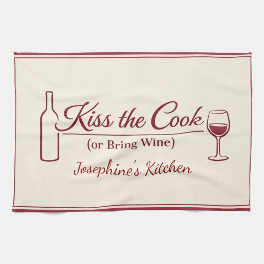 Personalized Kiss the Cook or Bring Wine Funny Red Theedoek (Horizontaal)