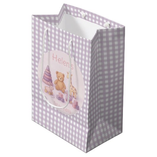 Personalized Lavender Gingham 1st Birthday  Medium Cadeauzakje (Voorkant Gekanteld)