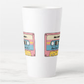 Personalized Love Jams Cassette Tape – Custom Name Latte Mok (Voorkant)