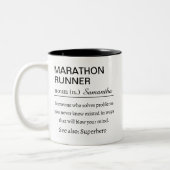 Personalized Marathon Runner Definition Tweekleurige Koffiemok (Links)
