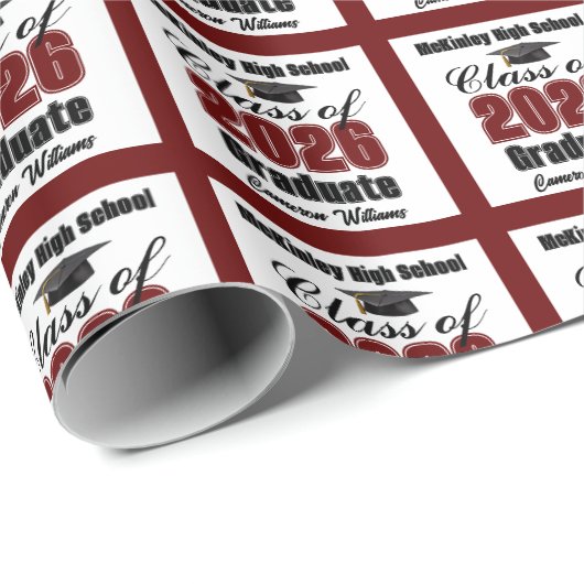 Personalized Maroon Class of 2026 Graduation Cadeaupapier (Rol Hoek)