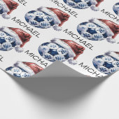 Personalized Merry Christmas Soccer Ball Santa Cadeaupapier (Hoek)