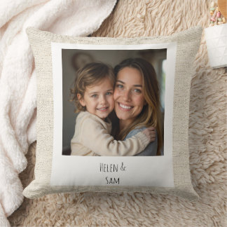Personalized Minimalist Family Photo Faux Burlap Kussen