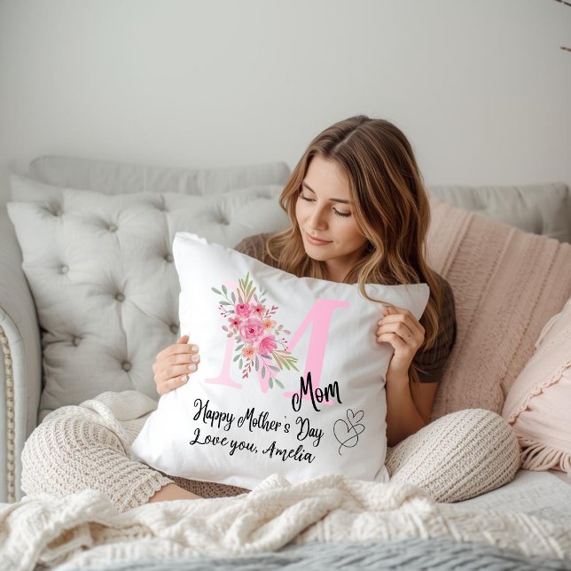 Personalized Mom Initial Throw Pillow Kussen (Creator heeft geüpload)