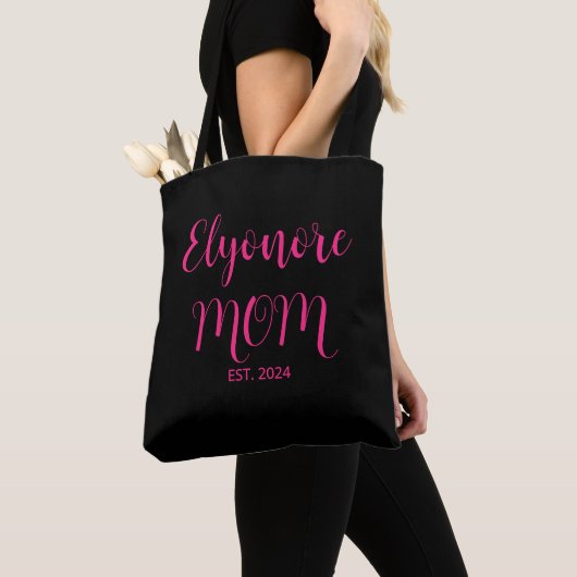Personalized Mom Name Established Date Pink Script Tote Bag (Dichtbij)