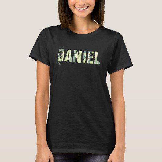 Personalized Name Daniel Camo Boy Military Birthda T-shirt (Voorkant)