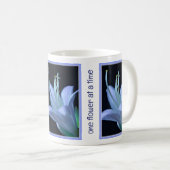 Personalized Nature Beauty Hosta Flower in Blue Koffiemok (Voorkant rechts)
