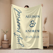 Personalized Newlywed Blanket Gift for Him or Her Fleece Deken