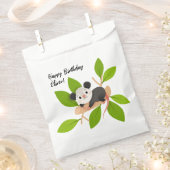 Personalized Opossum on Branch with Green Leaves Bedankzakje (Geknipt)