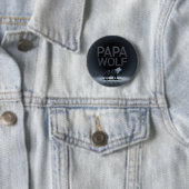 Personalized Papa Wolf Nature Silhouette Ronde Button 5,7 Cm (In situ)