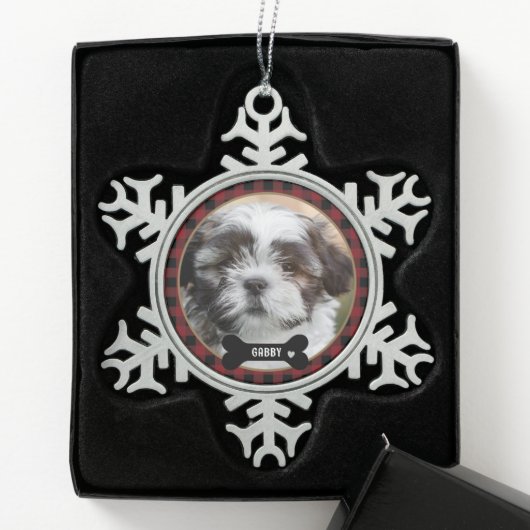 Personalized Pet Photo Red Plaid Elegant Tin Sneeuwvlok Ornament (Kistje)