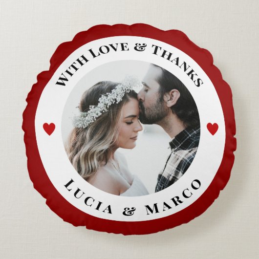 Personalized Photo in WhiteCircle with Red Heart Rond Kussen (Voorkant)