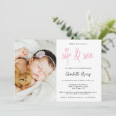 Personalized Photo Sip and See Baby Girl Shower Kaart (Staand voorkant)