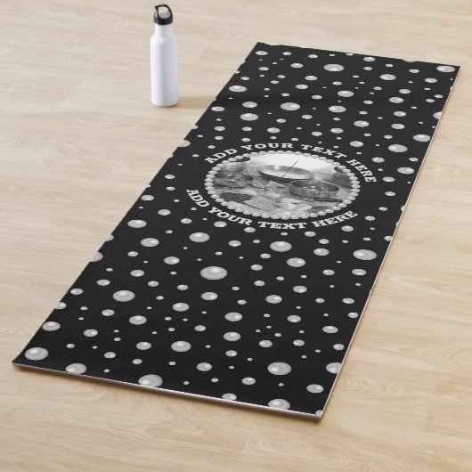 Personalized Photo with Pearls Circle on Black Yogamat (In situ)