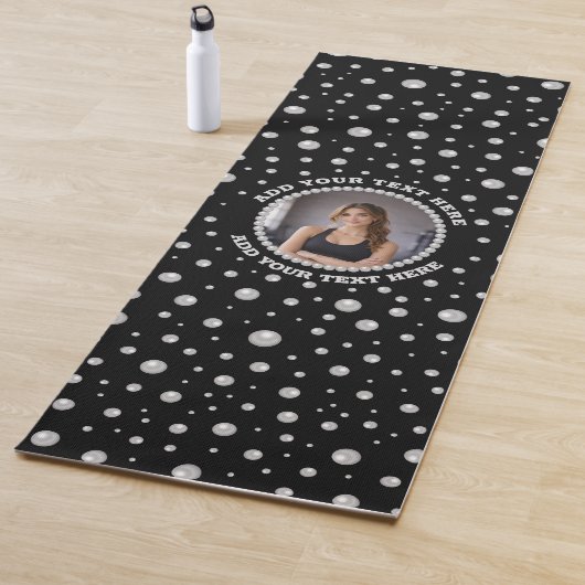 Personalized Photo with Pearls Circle on Black Yogamat (In situ)