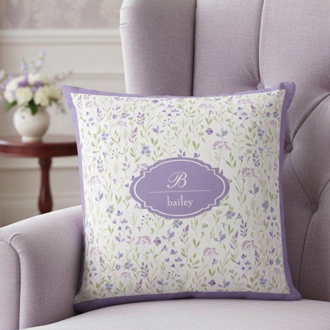 Personalized Purple Wildflower Monogram Kussen (purple wildflower floral throw pillow with custom monogram initial and name in script typography)