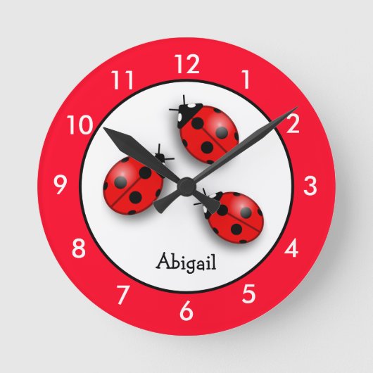 Personalized Red Ladybug Round Clock Ronde Klok (Voorkant)