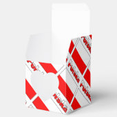 Personalized Red Name Polska Flag Tiled Heart Bedankdoosjes (Geopend)