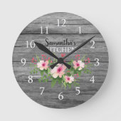 Personalized Rustic Wood And Pink Floral Kitchen Ronde Klok (Voorkant)