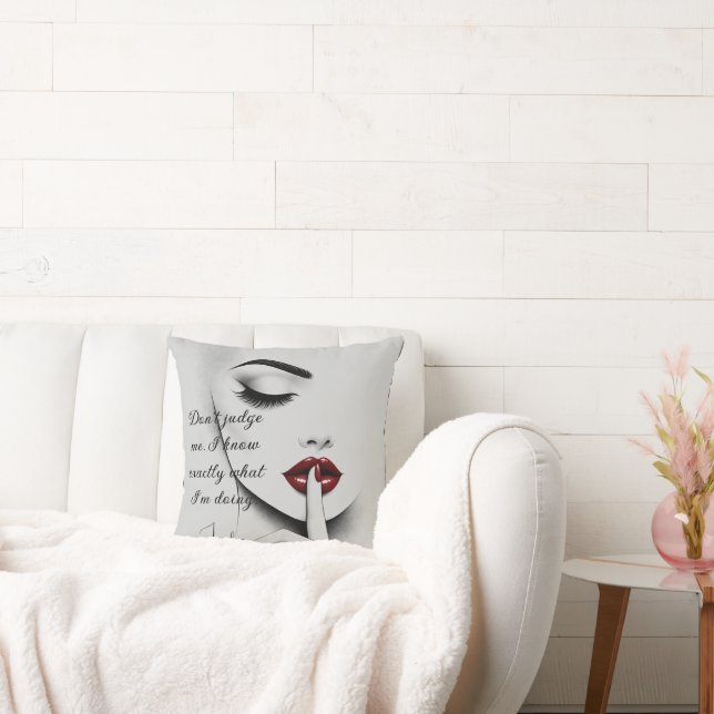 Personalized Sassy Quote Red Lips Beauty Glam Chic Kussen (Bank)