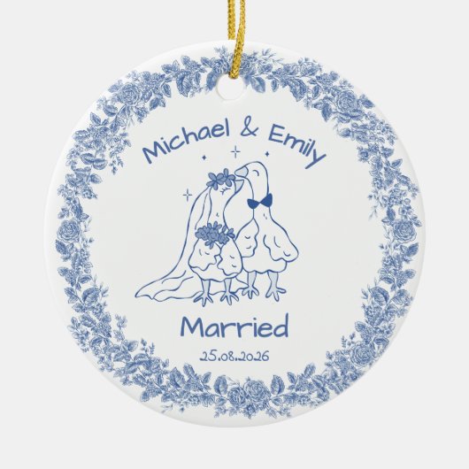 Personalized Silly Goose Married Cute Blue Wedding Keramisch Ornament (Voorkant)