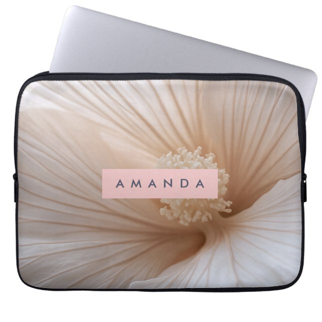 Personalized Soft Blush Petal Bloom Floral Design Laptop Sleeve (Voorkant)