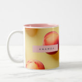 Personalized Sunny Peach Bliss Tweekleurige Koffiemok (Links)