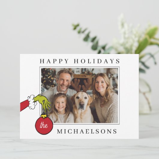 Personalized The Grinch Holding Ornament Photo Feestdagenkaart (Staand voorkant)