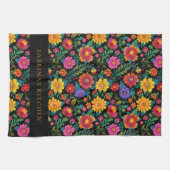 Personalized Vibrant Floral Pattern Dark Theedoek (Horizontaal)